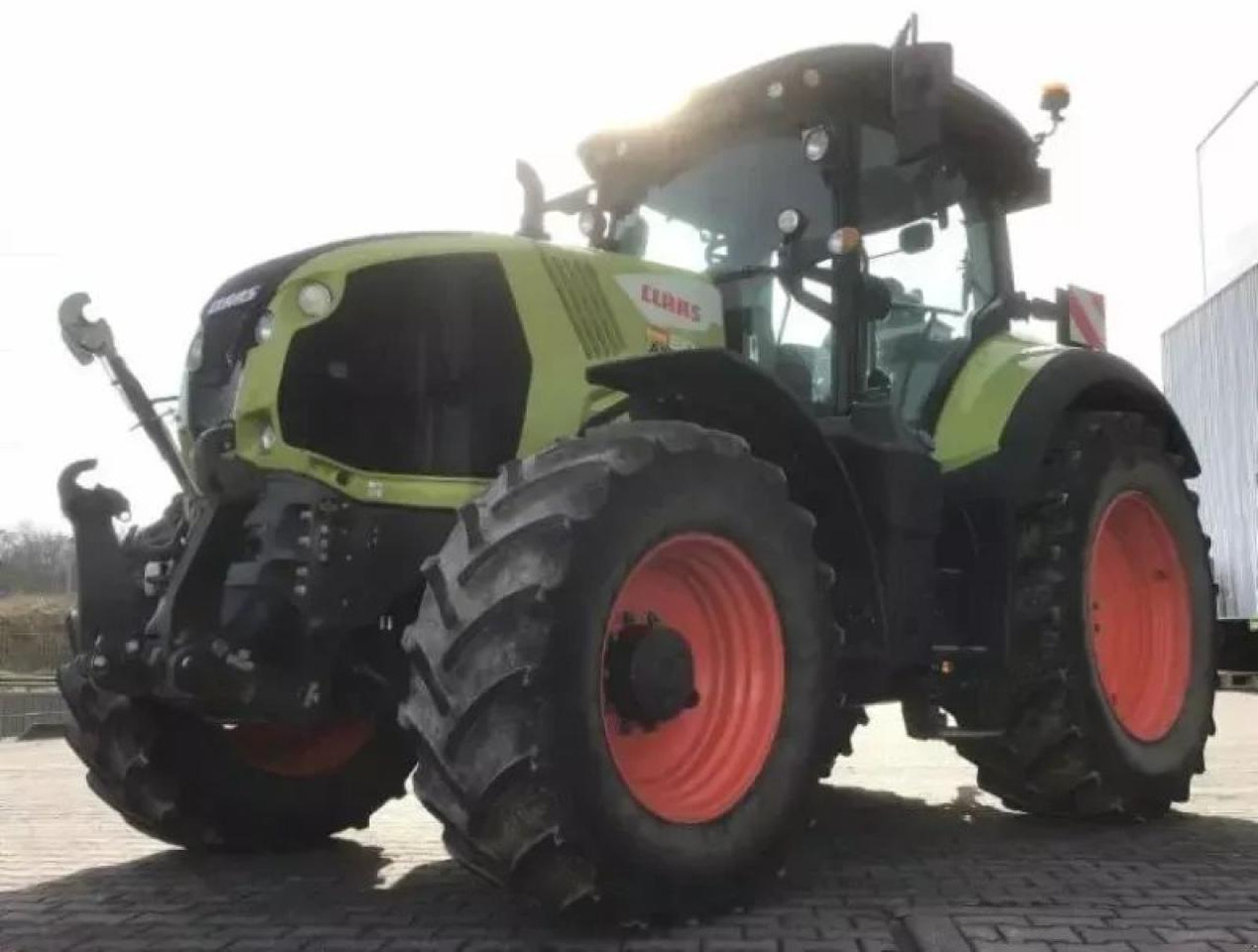 Traktor CLAAS axion 810