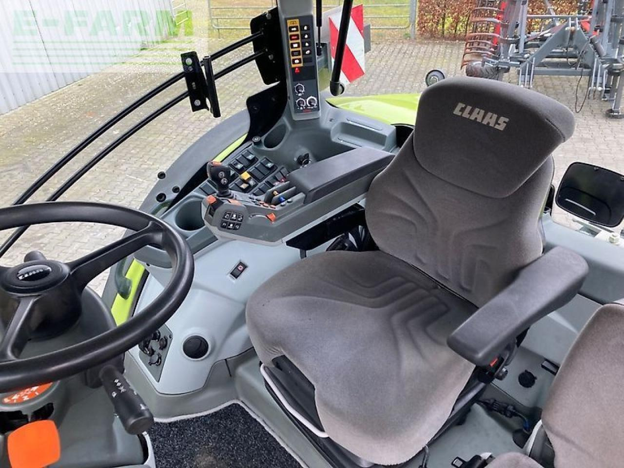 Traktor CLAAS axion 810 cm cis+