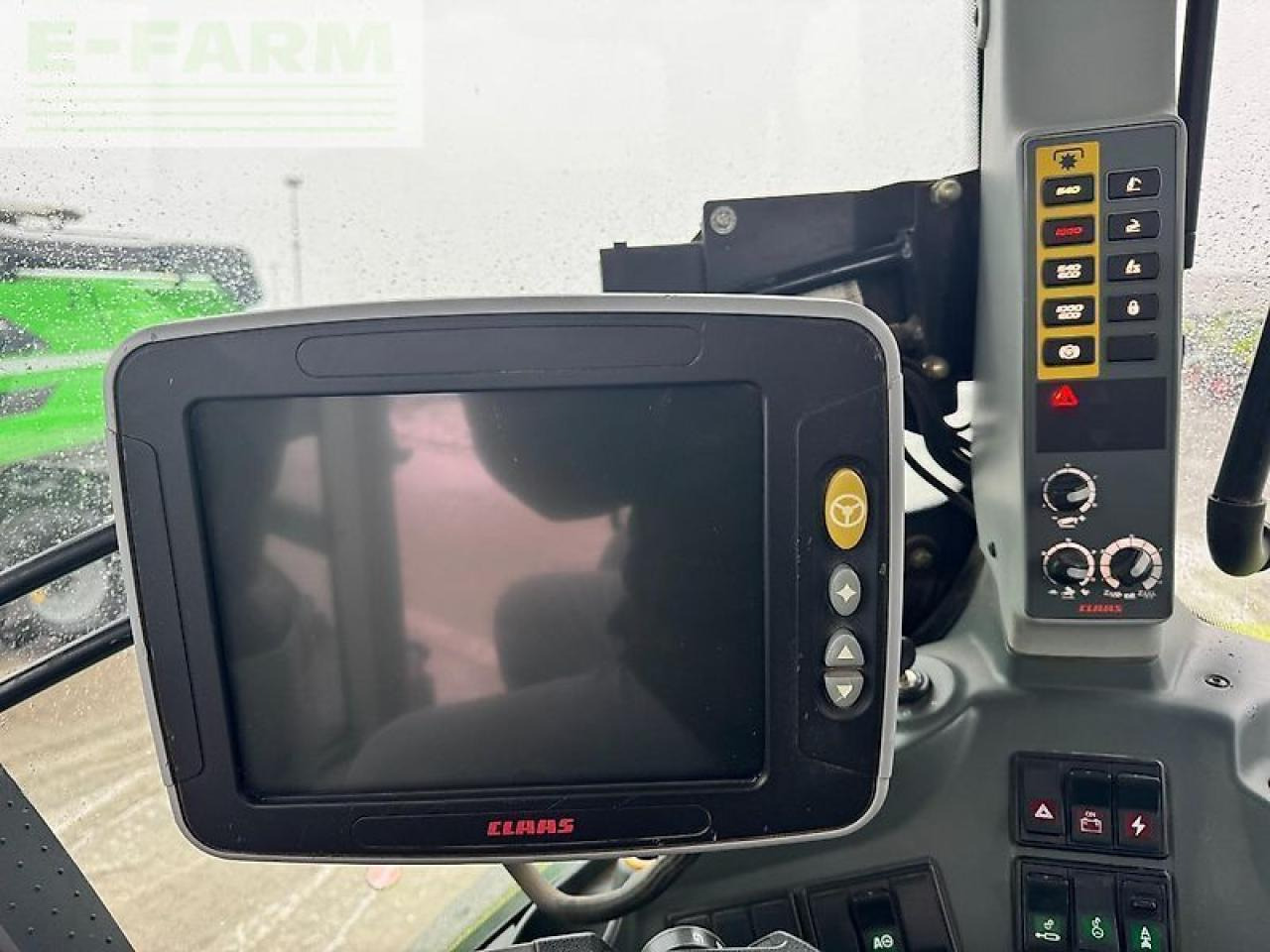 Traktor CLAAS axion 830