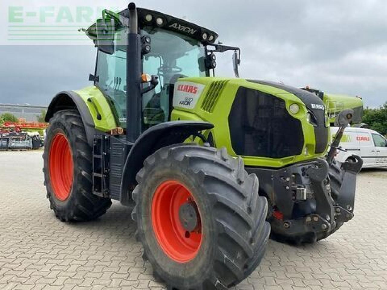 Traktor CLAAS axion 830