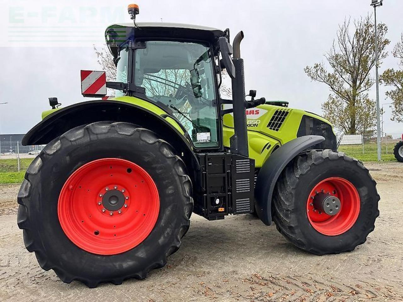 Traktor CLAAS axion 850