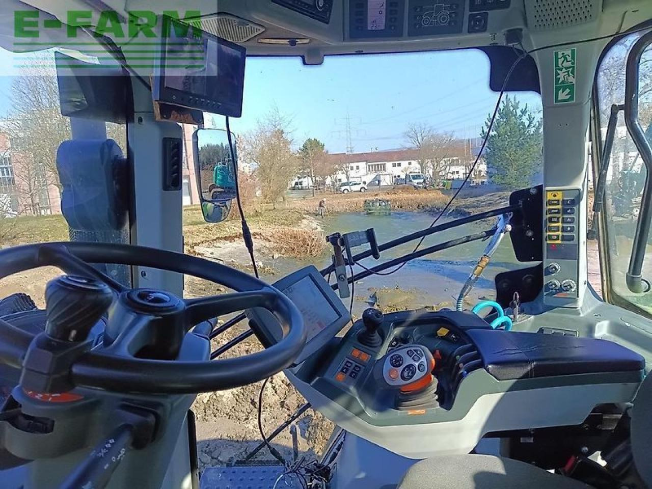 Traktor CLAAS axion 870 cmatic CMATIC