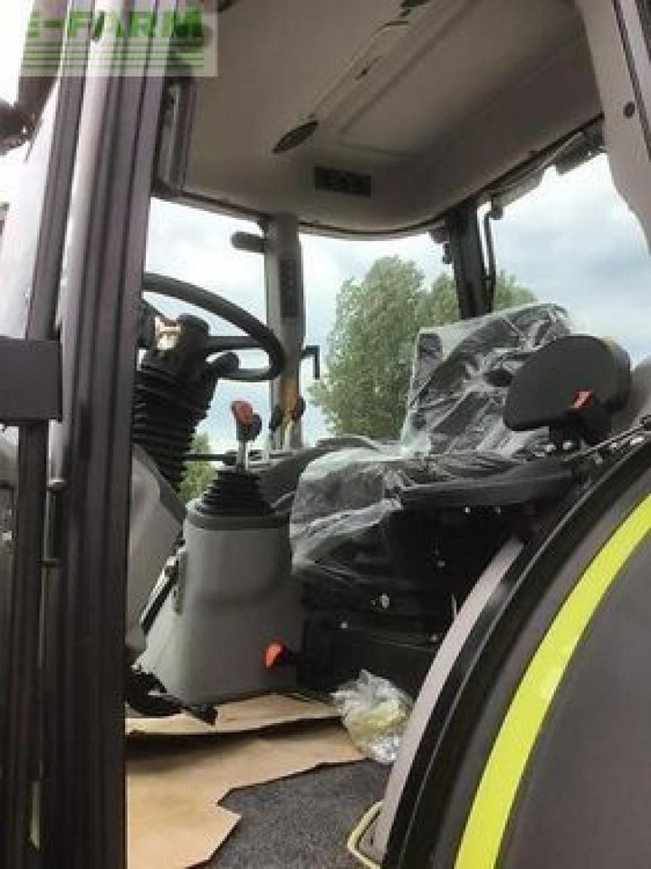 Traktor CLAAS axos 240