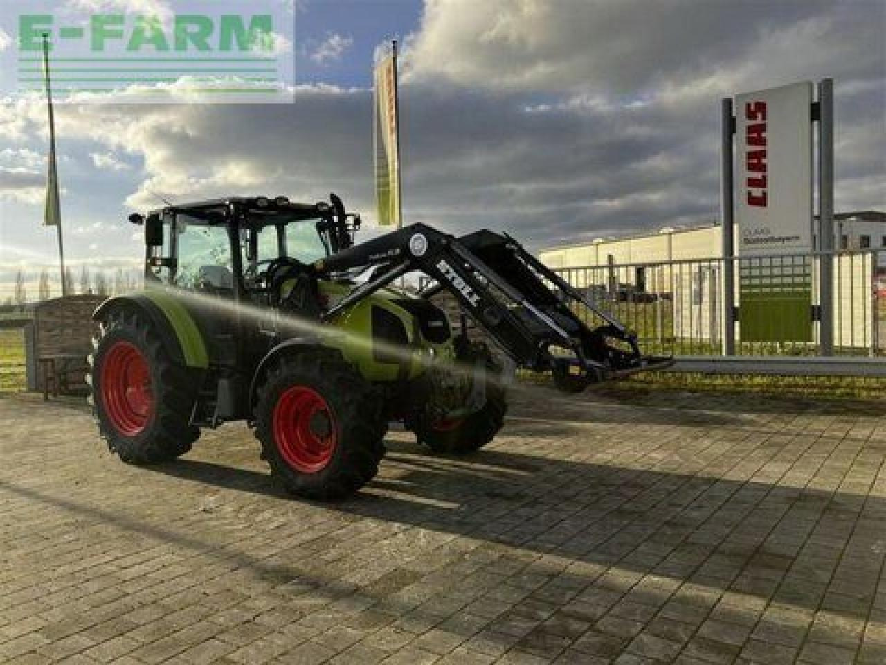 Traktor CLAAS axos 320 cl CL