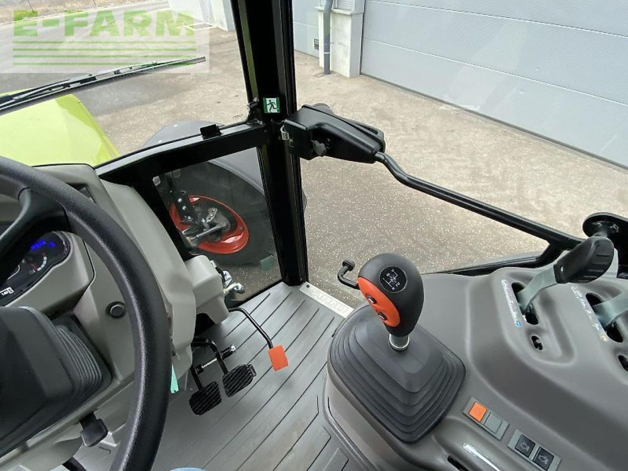 Traktor CLAAS elios 320
