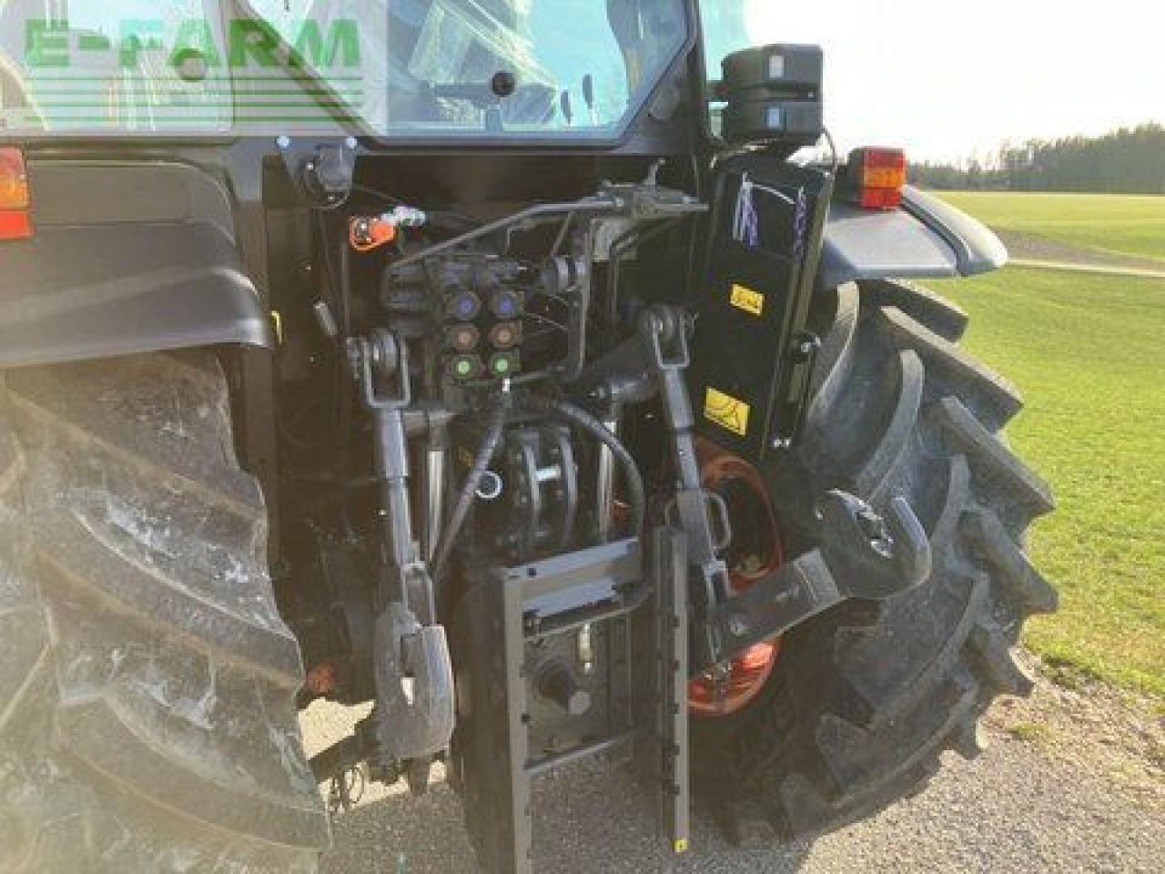 Traktor CLAAS elios 320