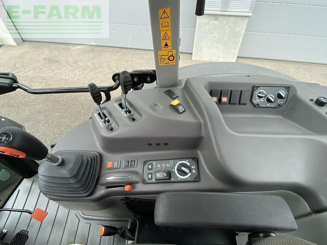 Traktor CLAAS elios 320