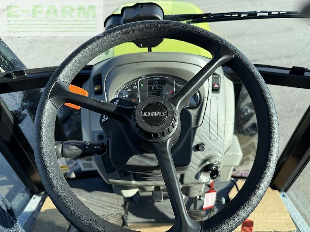 Traktor CLAAS elios 320