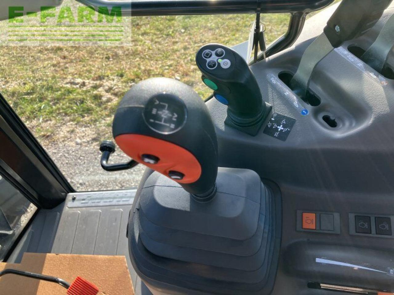 Traktor CLAAS elios 320