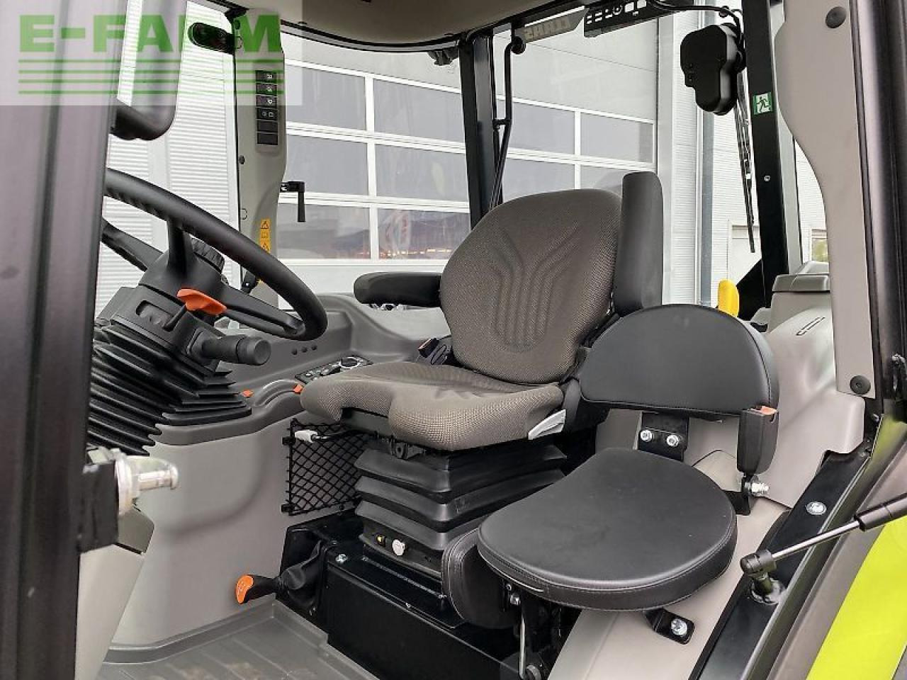 Traktor CLAAS elios 320