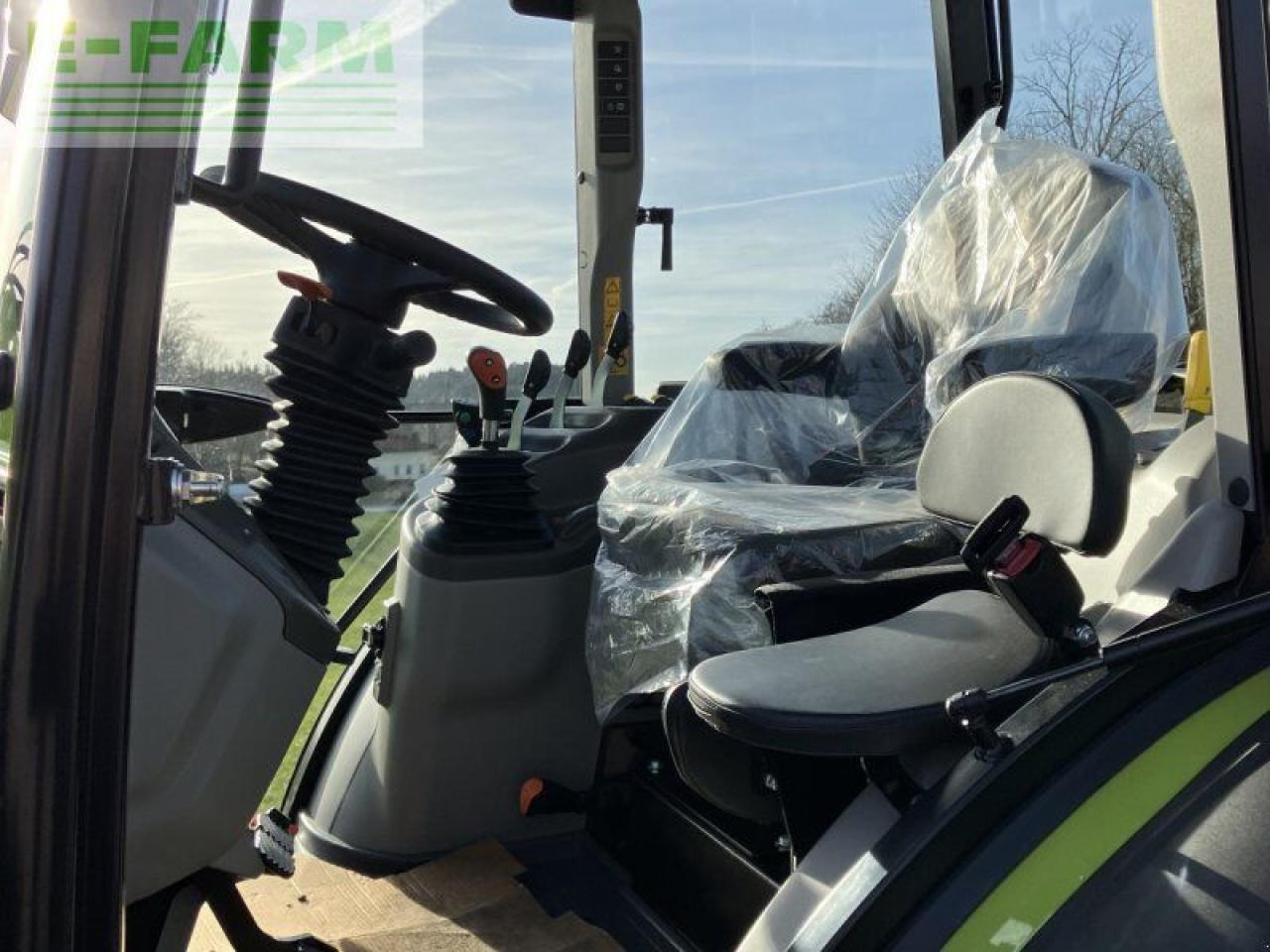 Traktor CLAAS elios 320