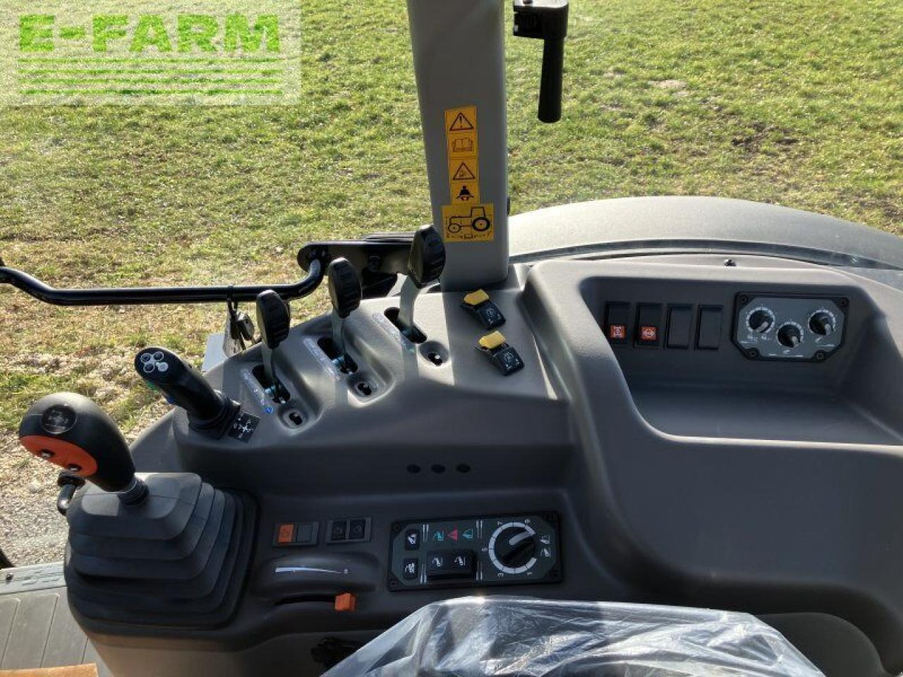 Traktor CLAAS elios 320