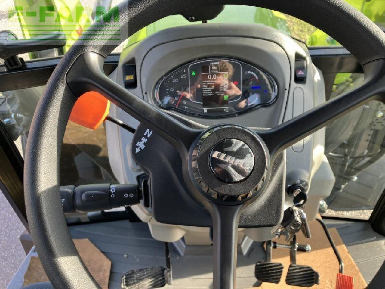 Traktor CLAAS elios 320