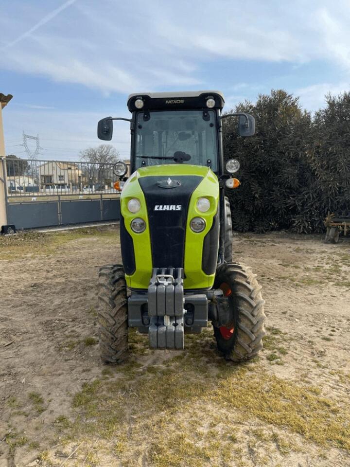 Traktor CLAAS nexos 230 ve
