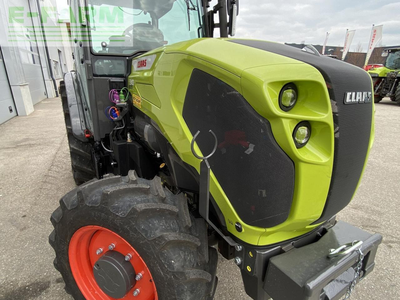 Traktor CLAAS nexos 240 l comfort