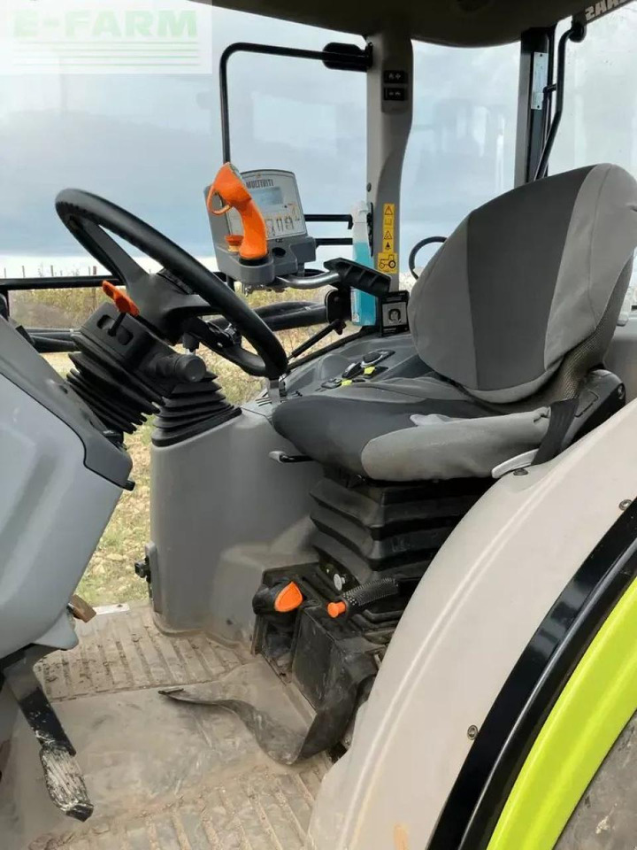 Traktor CLAAS nexos 240 m tradition