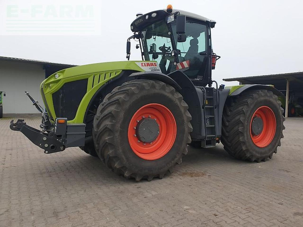 Traktor CLAAS xerion 4200 trac vc + rtk TRAC VC