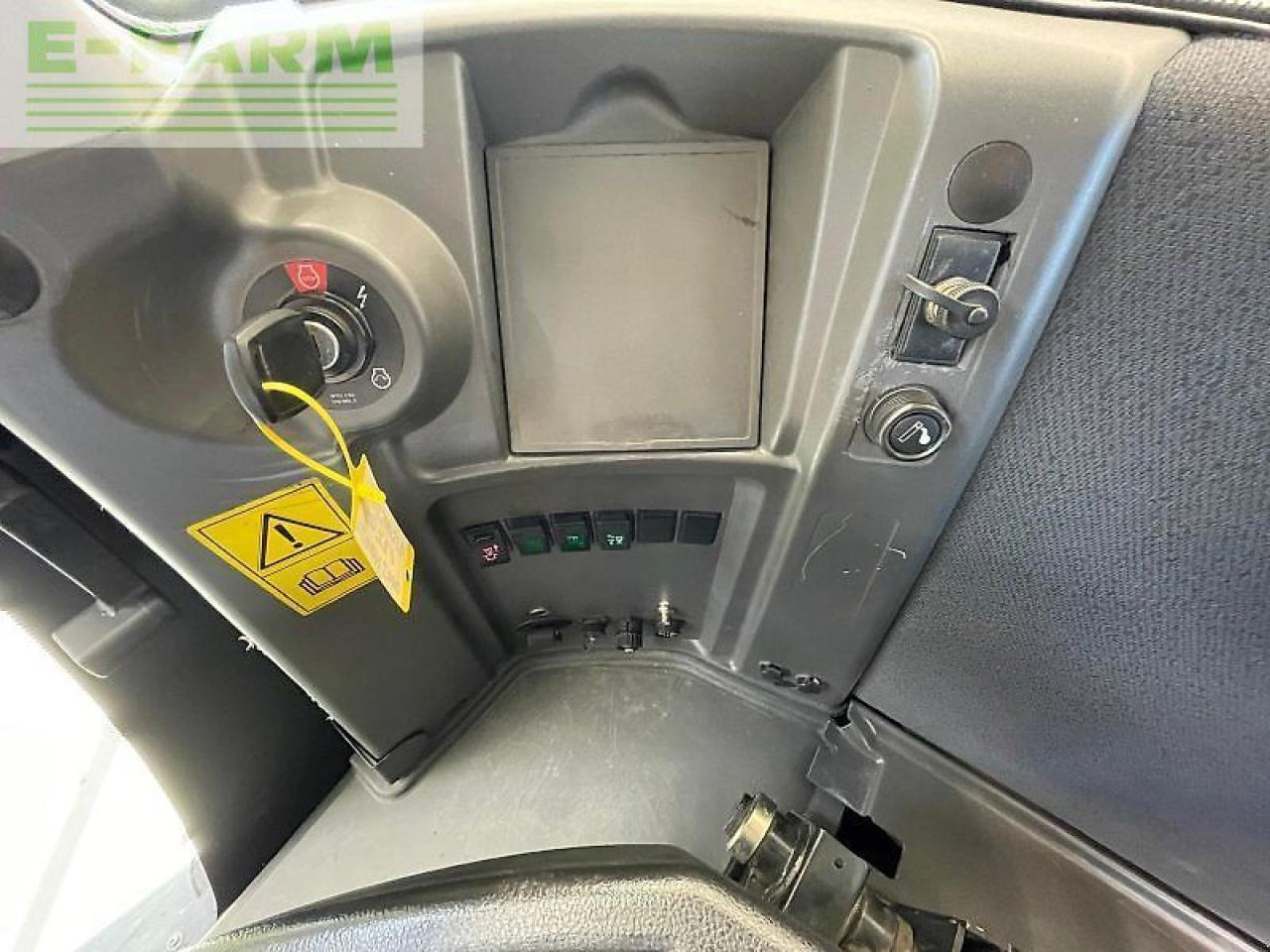 Traktor CLAAS xerion 5000 trac vc TRAC VC