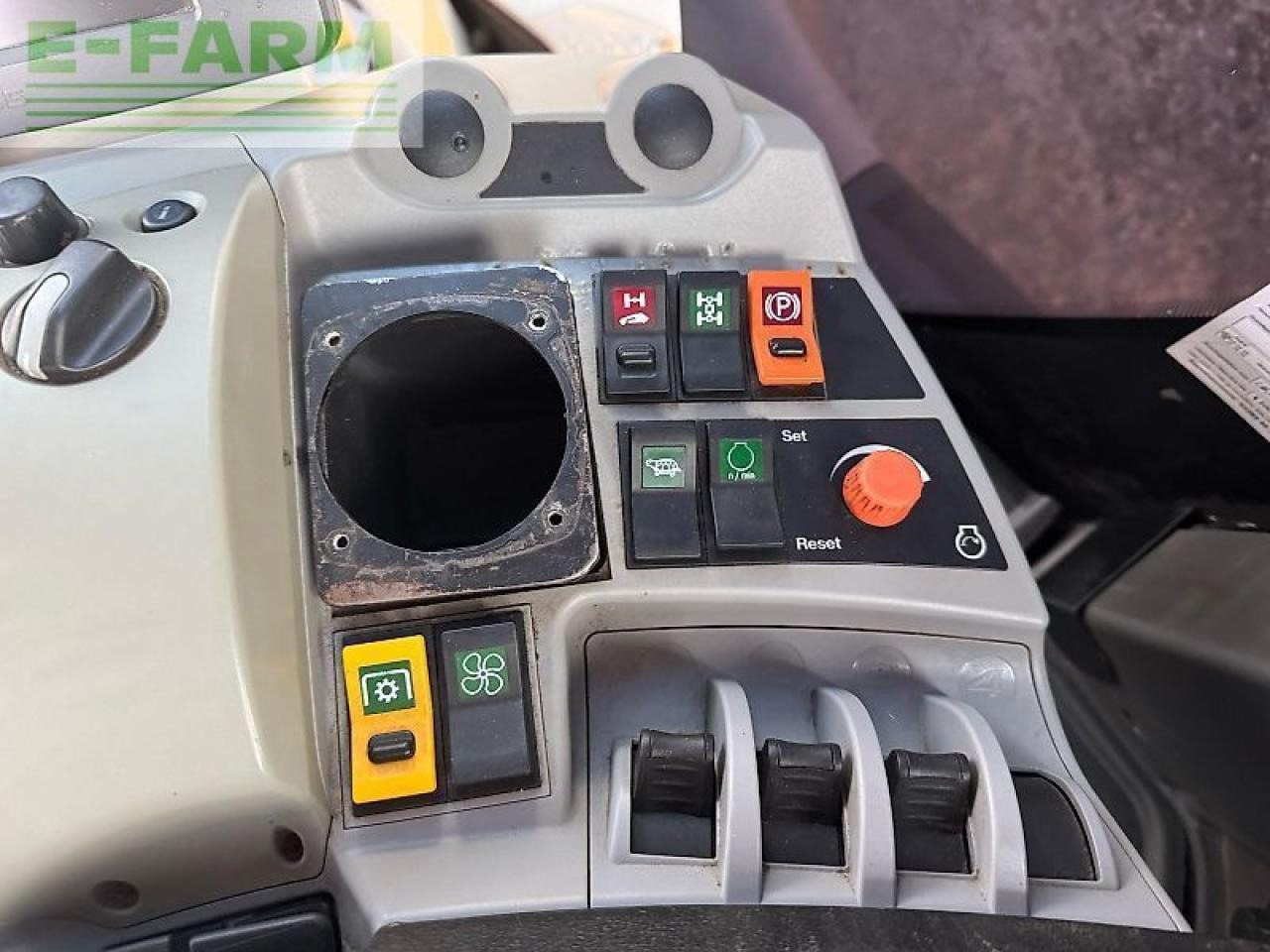 Traktor CLAAS xerion 5000 trac vc TRAC VC