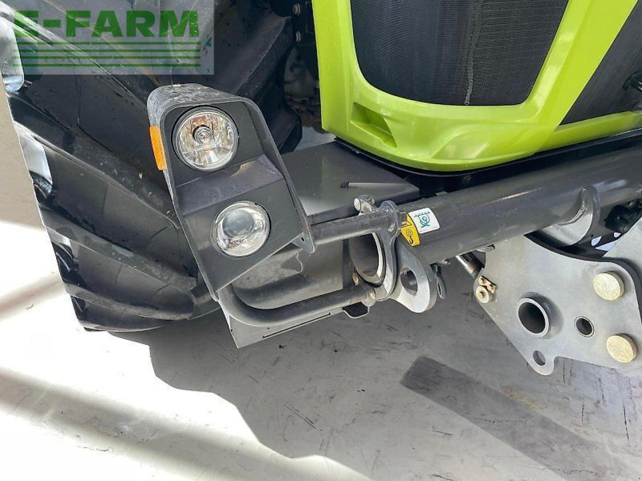 Traktor CLAAS xerion 5000 trac vc TRAC VC