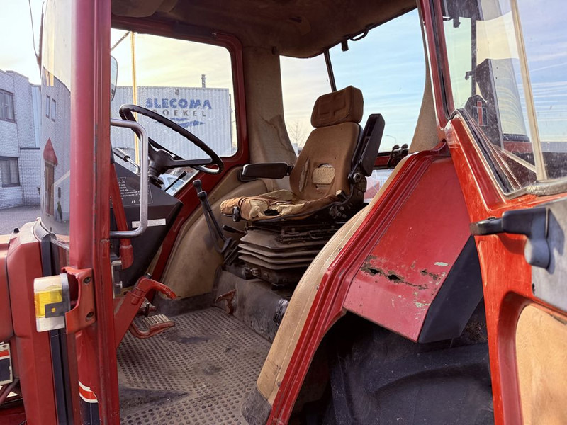 Traktor Case IH 845 XL