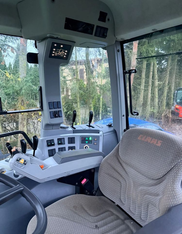 Traktor Claas Axion 810