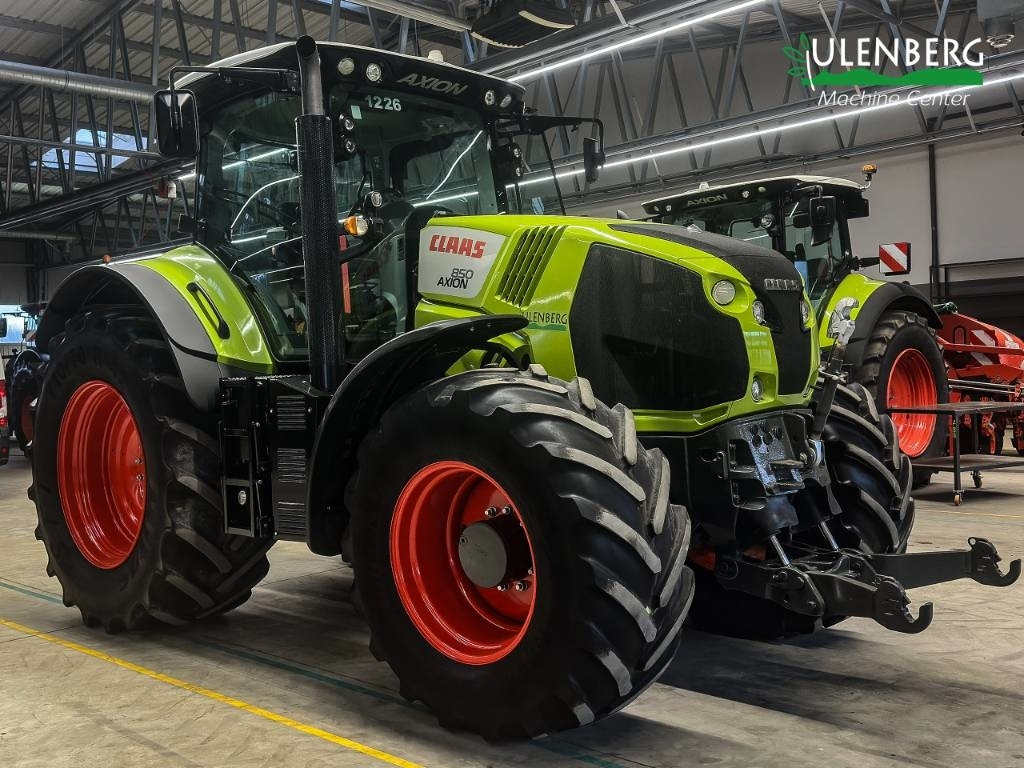 Traktor Claas Axion 850