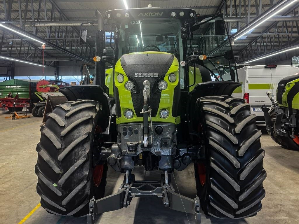 Traktor Claas Axion 850