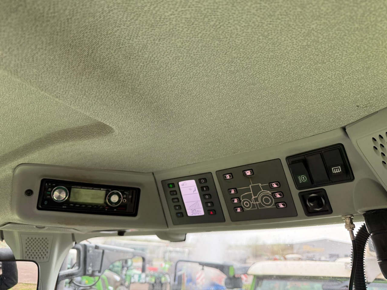 Traktor Claas Axion 850 C-Matic