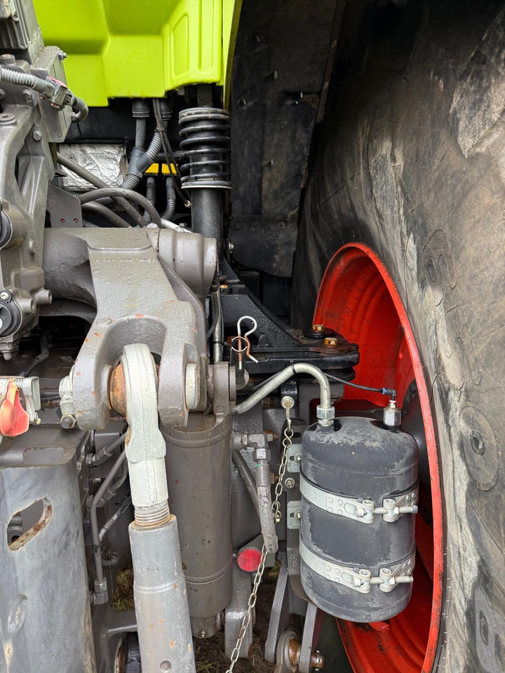 Traktor Claas Axion 850 C-Matic