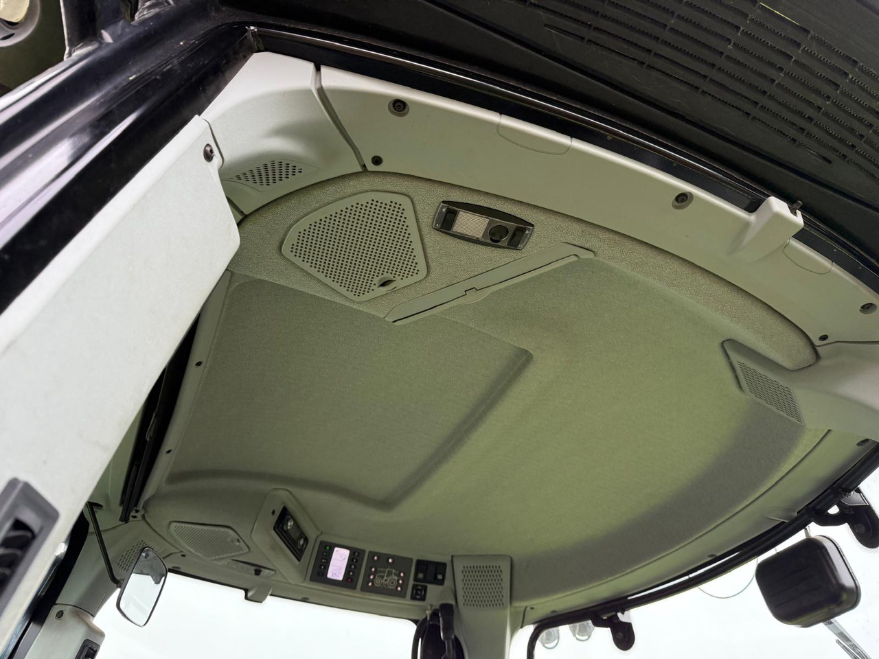 Traktor Claas Axion 850 C-Matic