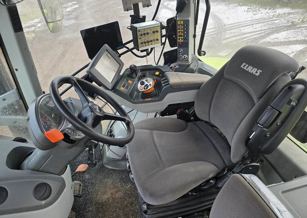 Traktor Claas Axion 850 Cmatic