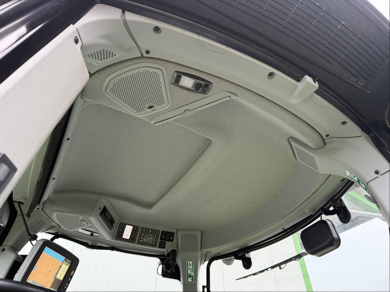 Traktor Claas Axion 870 C-Matic