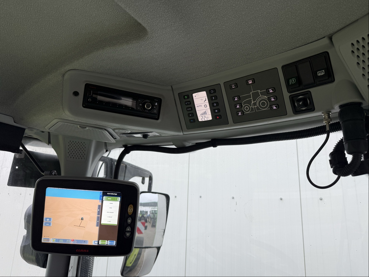 Traktor Claas Axion 870 C-Matic