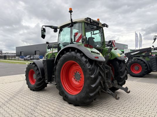 Traktor Fendt 720 VARIO S4 POWER