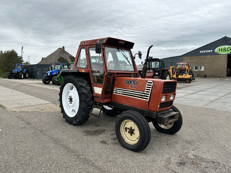 Traktor Fiat 680
