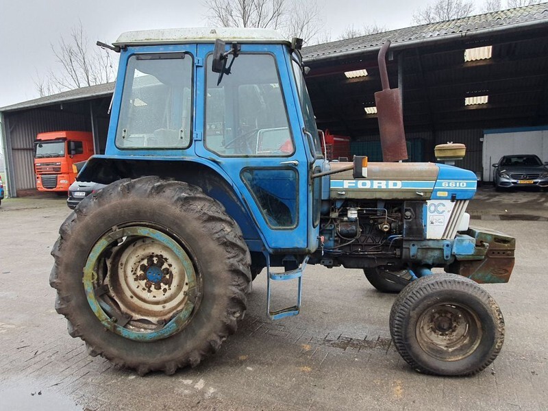 Traktor Ford 6610