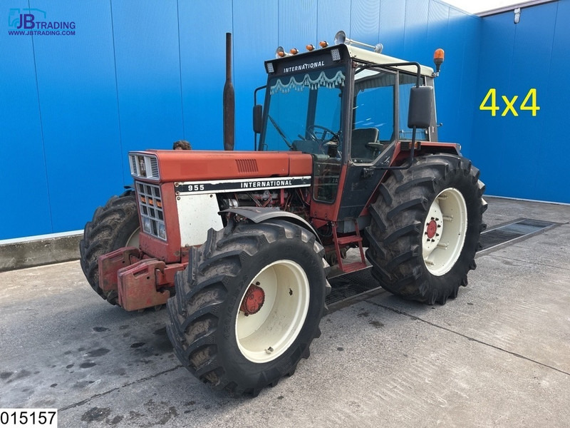 Traktor International 955A 4x4, Manual, 67 KW