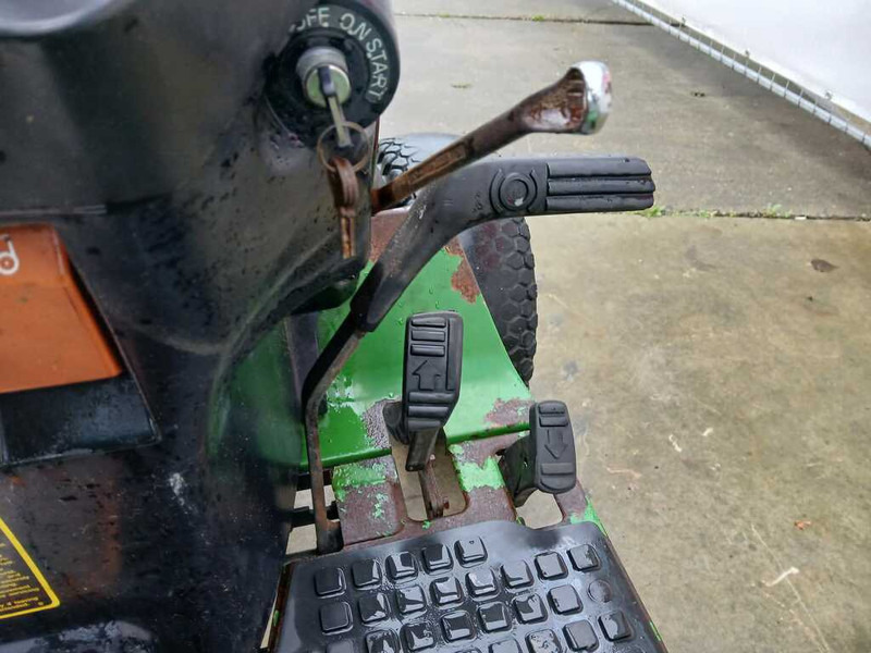 Traktor John Deere 4100