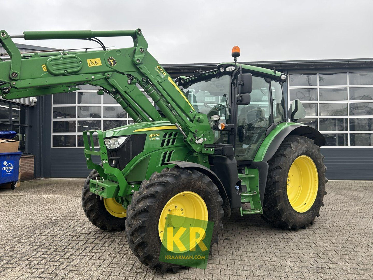 Traktor John Deere 6110R