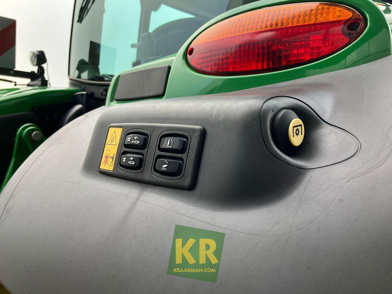 Traktor John Deere 6R 155