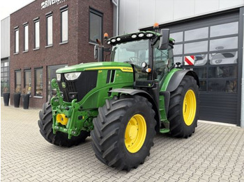Traktor  John Deere 6r215