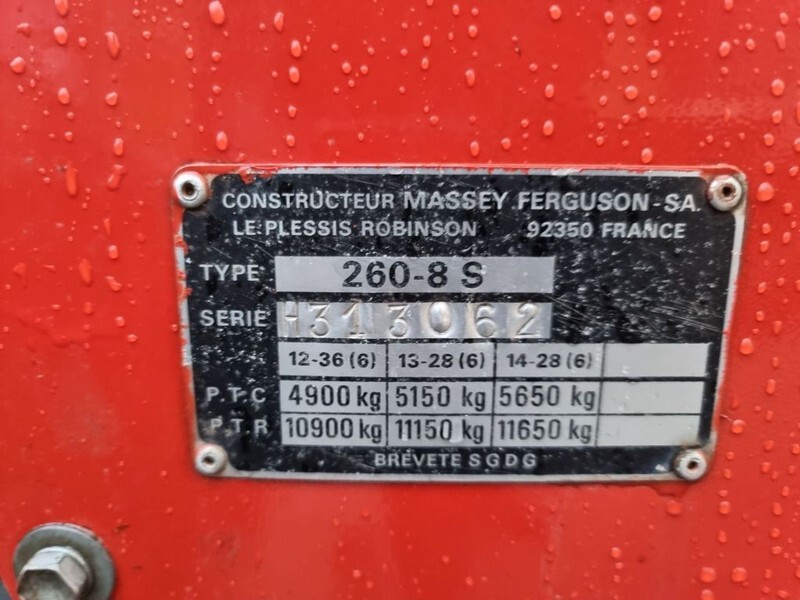 Traktor Massey Ferguson 260