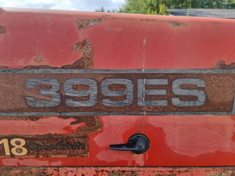 Traktor Massey Ferguson 399ES