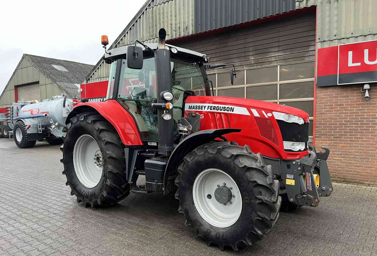 Traktor Massey Ferguson 7715 Dyna-6 Efficient Tractoren