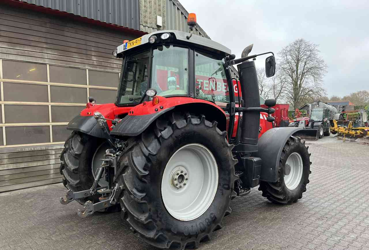 Traktor Massey Ferguson 7715 Dyna-6 Efficient Tractoren