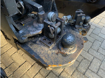 Traktor  NEW HOLLAND 7000-SERIES / K80 - K50 TOWBAR