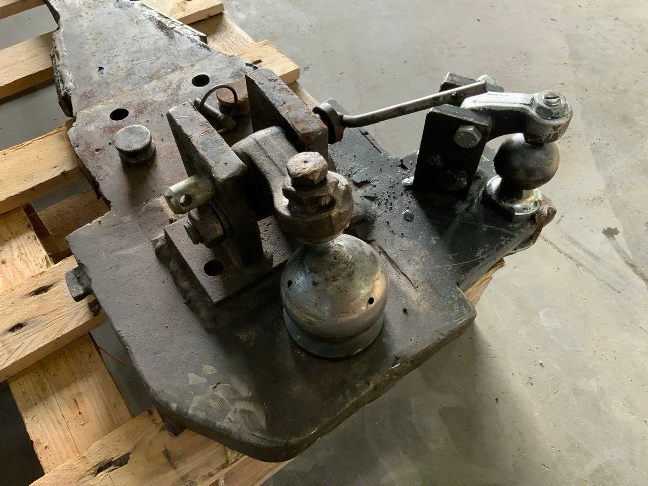 Traktor NEW HOLLAND 7000-SERIES / K80 - K50 TOWBAR