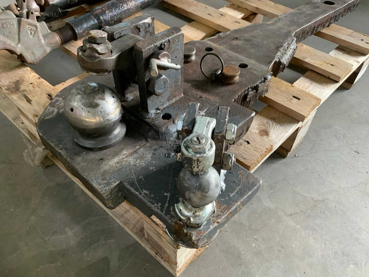 Traktor NEW HOLLAND 7000-SERIES / K80 - K50 TOWBAR