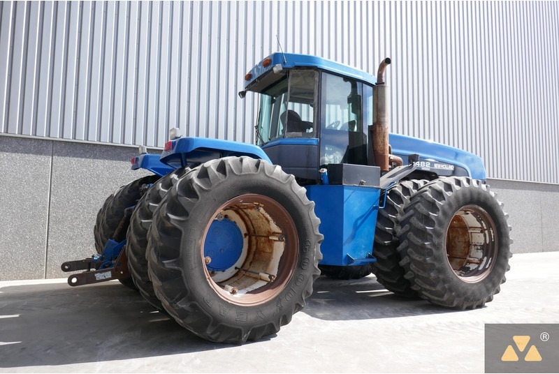 Traktor New Holland 9482